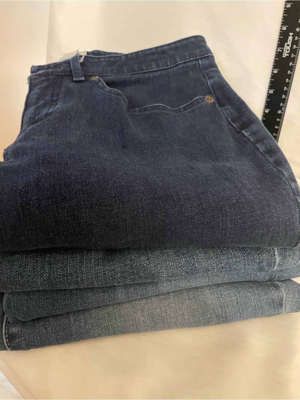 Women’s 6 petite 4 pairs jeans